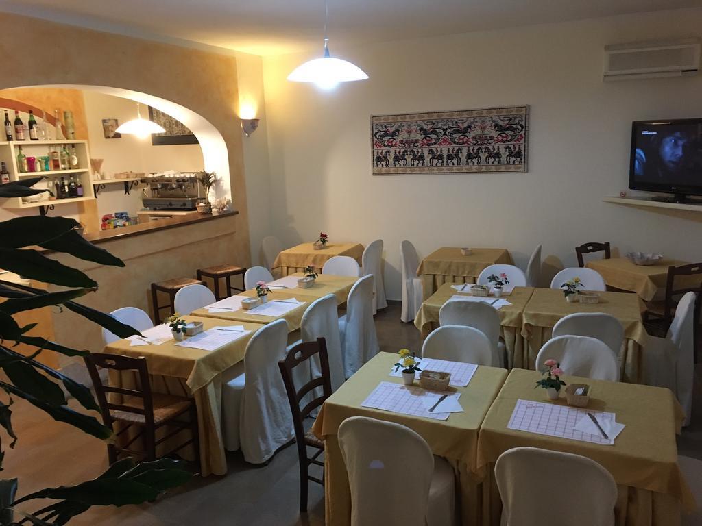 Hotel Maxim Olbia Buitenkant foto