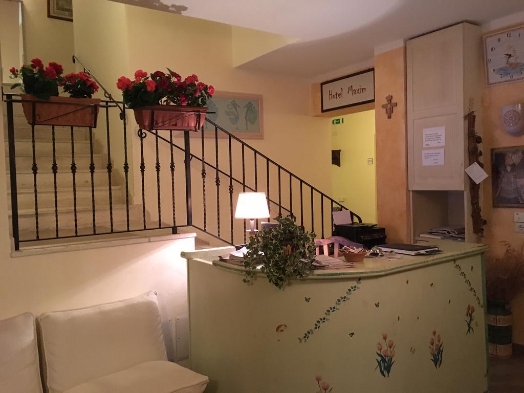 Hotel Maxim Olbia Buitenkant foto