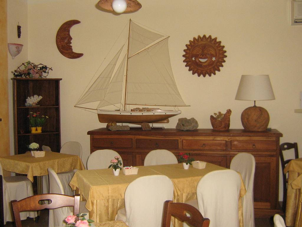 Hotel Maxim Olbia Buitenkant foto