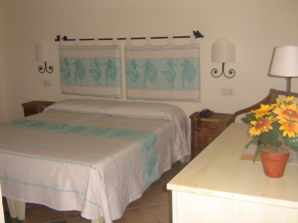 Hotel Maxim Olbia Buitenkant foto