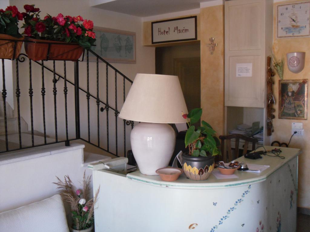 Hotel Maxim Olbia Buitenkant foto