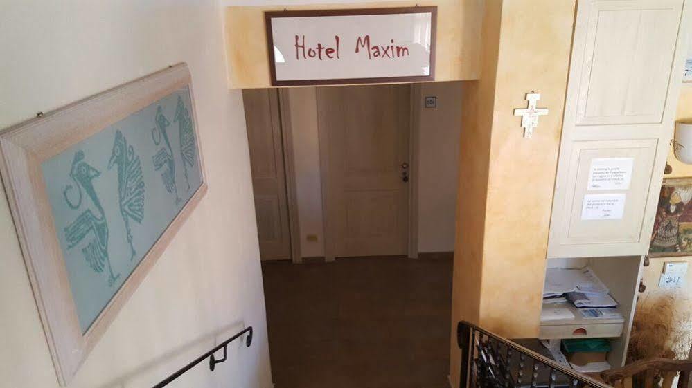 Hotel Maxim Olbia Buitenkant foto