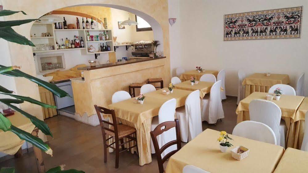 Hotel Maxim Olbia Buitenkant foto